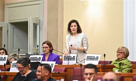 0 SUKOBU MA LJEVICI .